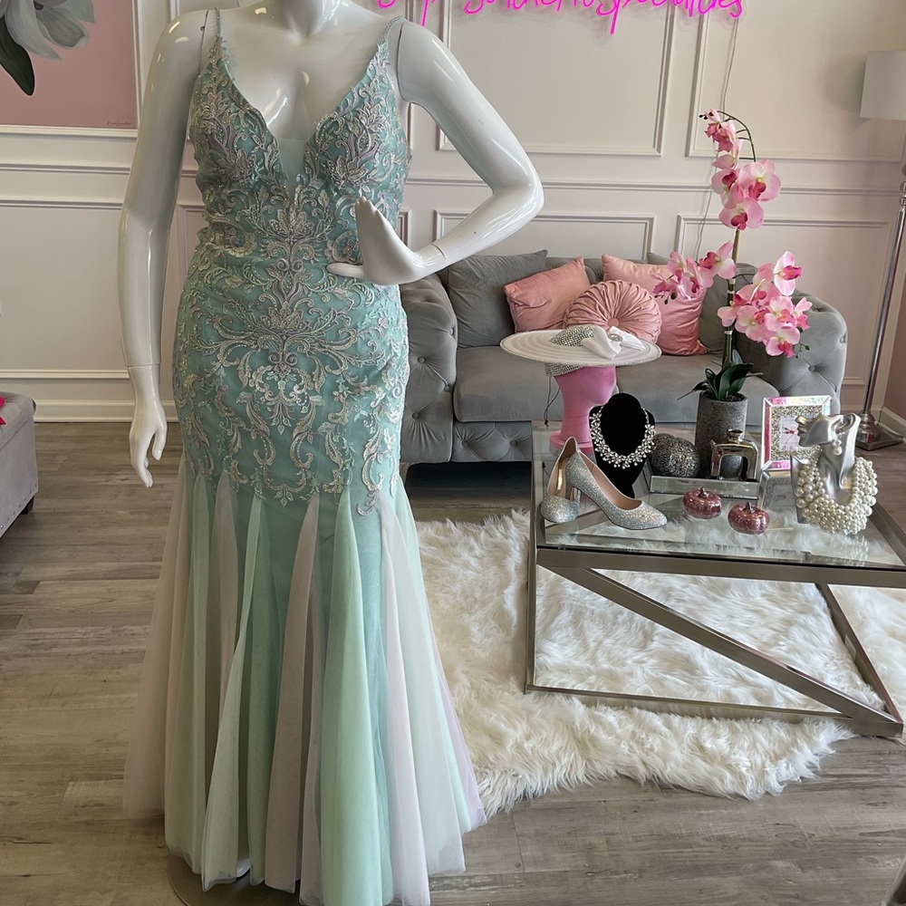 Size 16 Ellie Wilde dress